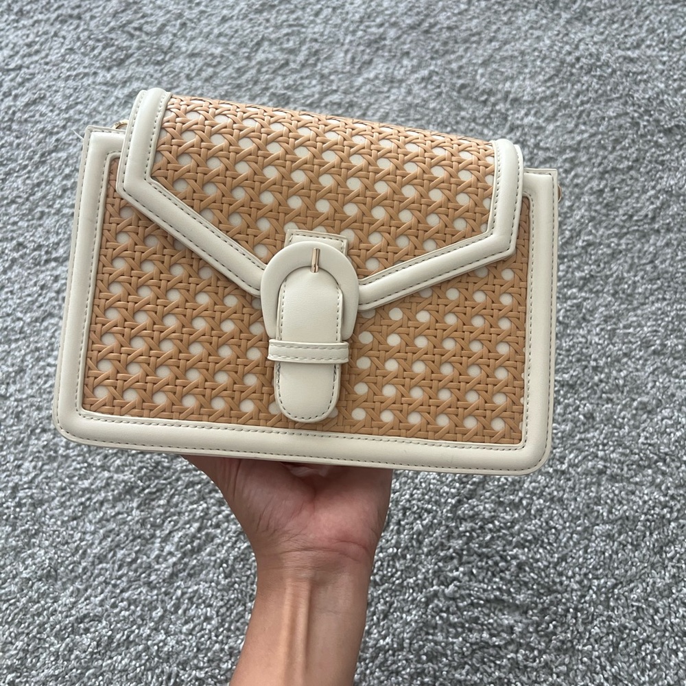 Elegant Tan and Cream Woven Women's Bag